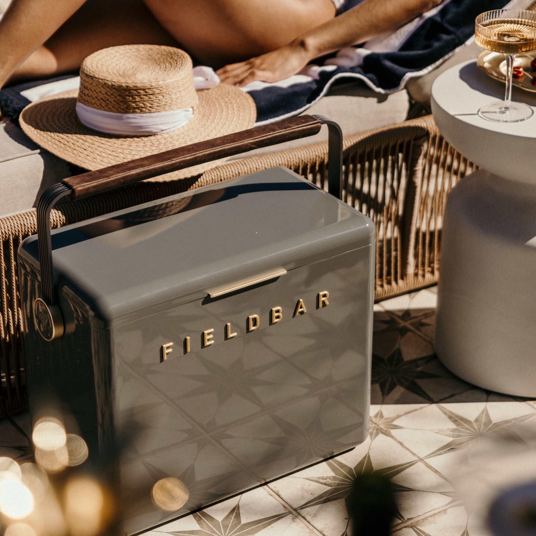 FIELDBAR- The Gin Trunk